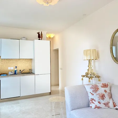 Monaco 2bdr Luxury Apartment, Private Garden&pool Beausoleil