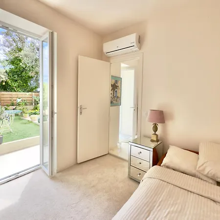 Rare, Private Garden, Monaco Border, 1 Bedroom 아파트 보솔레이