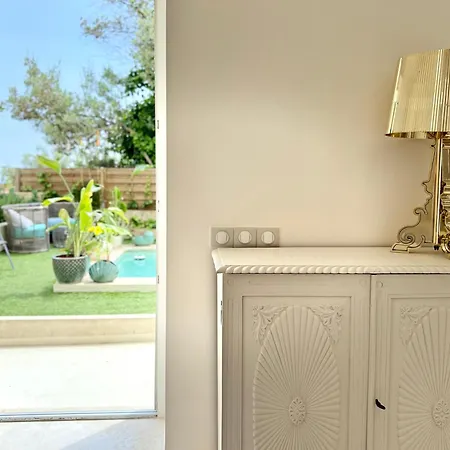 Monaco 2bdr Luxury Apartment, Private Garden&pool بوزولي
