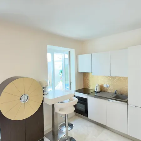 Apartment Monaco 2bdr Luxury Apartment, Private Garden&pool