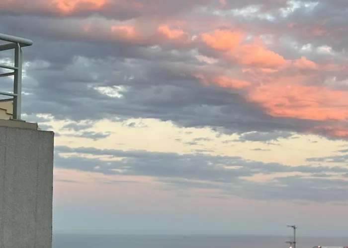 Rare, Private Garden, Monaco Border, 1 Bedroom